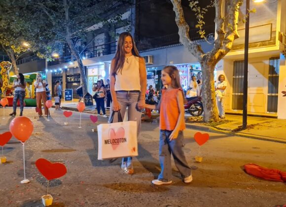 Paseo Comercial por el Día de la Madre en San Martín y Maipú