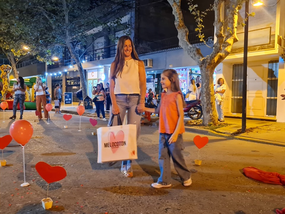 Paseo Comercial por el Día de la Madre en San Martín y Maipú