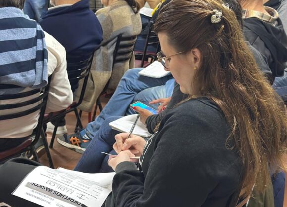 “Consumidores Informados, Consumidores Protegidos”: vecinos se capacitaron en Contrataciones y Cuidados en las Relaciones de Consumo
