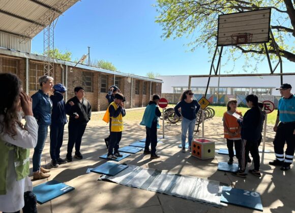 Educación y Seguridad: alumnos de la Escuela nº 1325 participaron del programa «Oca Vial»