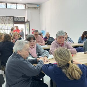 En el Sum «Héroes de Malvinas»: personas mayores ya se capacitan en Inglés Básico