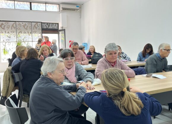 En el Sum «Héroes de Malvinas»: personas mayores ya se capacitan en Inglés Básico