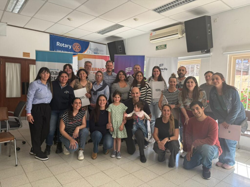 Quince emprendedores de nuestra ciudad recibieron microcréditos del Banco Solidario