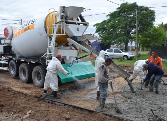 Más obras en los barrios: nueva cuadra de pavimento en el Malvinas Argentinas