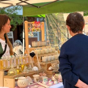 Participación activa de vecinos y emprendedores en el Especial Día de la Madre del “Paseo calle Brown” Participación activa de vecinos y emprendedores en el Especial Día de la Madre del “Paseo calle Brown”