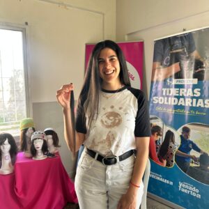 Puro corazón en el San José Obrero: Octubre Rosa con las oncoamigas sumándose al “Tijeras Solidarias” Puro corazón en el San José Obrero: Octubre Rosa con las oncoamigas sumándose al “Tijeras Solidarias”