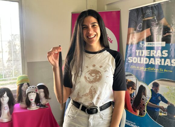 Puro corazón en el San José Obrero: Octubre Rosa con las oncoamigas sumándose al “Tijeras Solidarias”