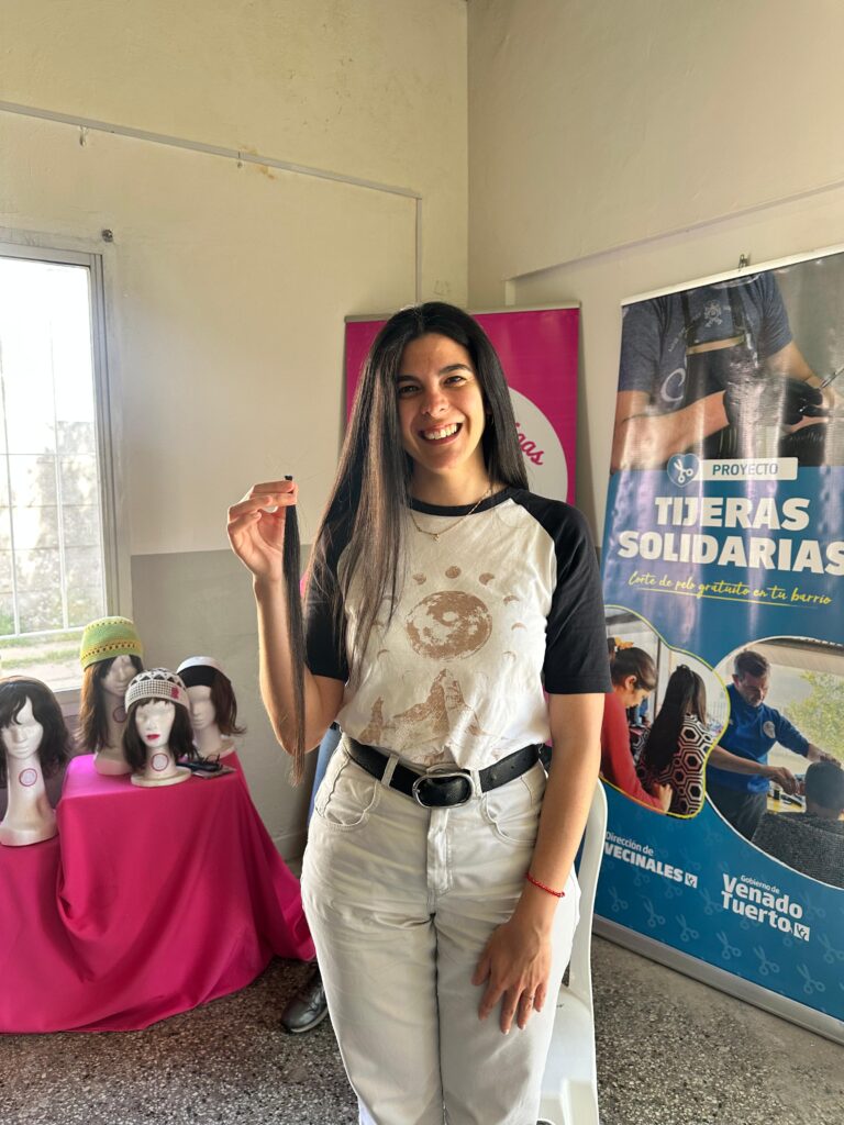 Puro corazón en el San José Obrero: Octubre Rosa con las oncoamigas sumándose al “Tijeras Solidarias”