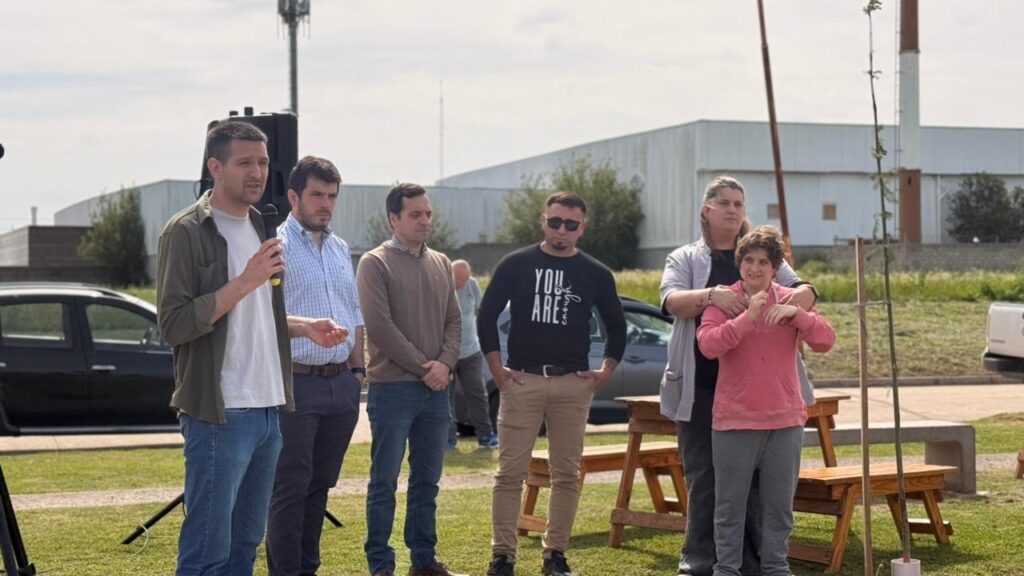 Integración y pertenencia: Chiarella inauguró obras en la renovada plazoleta Juan XXIII