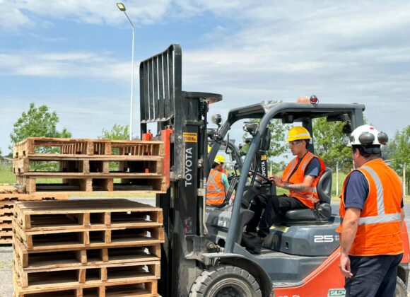 «Conecta Empleo»: cursantes de Conducción Segura en Autoelevadores iniciaron sus prácticas