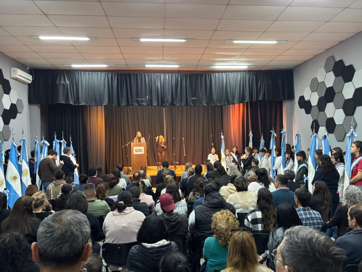 Emotivo acto por el Día del Respeto a la Diversidad Cultural en la Casa del Bicentenario