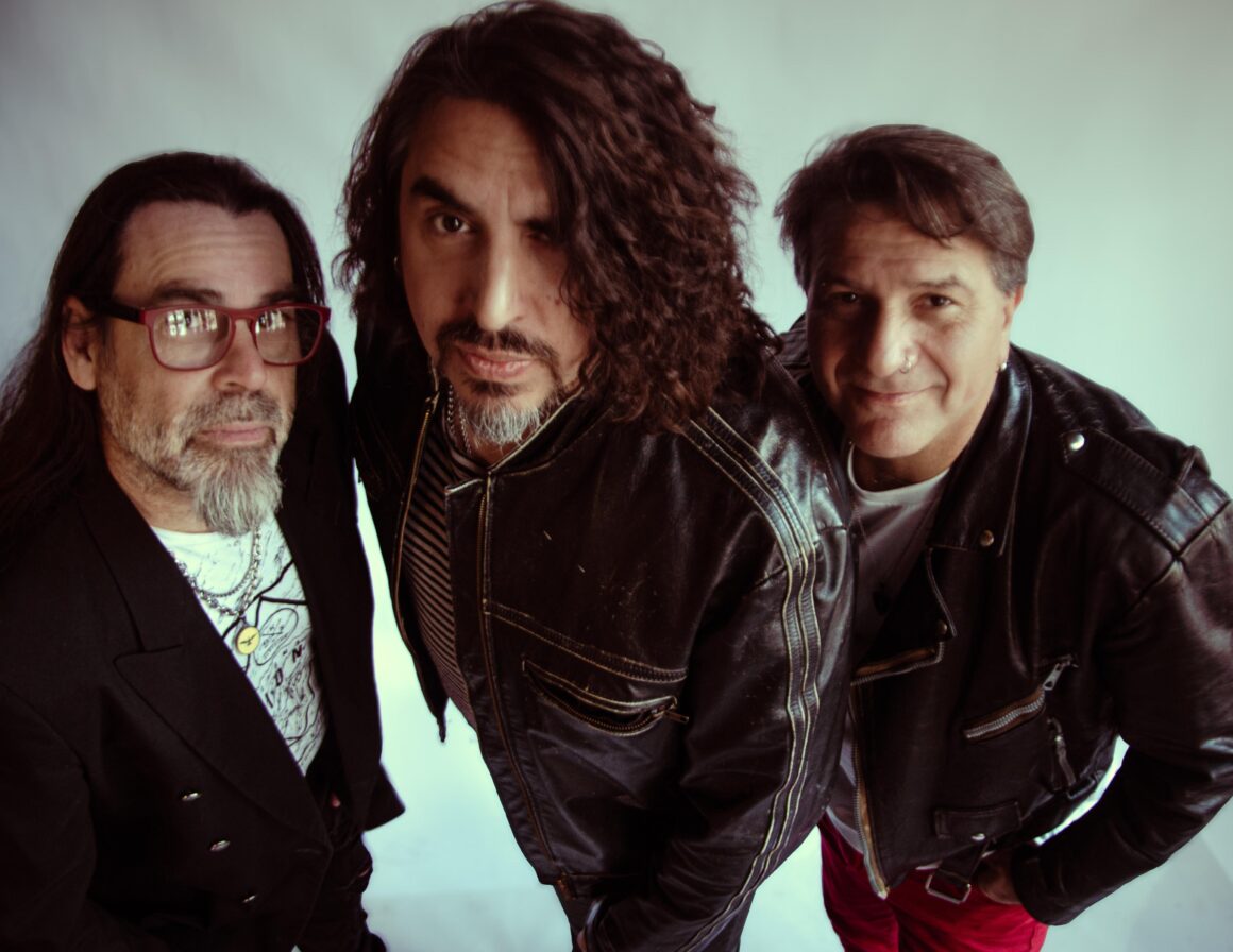 Un Viaje en Remolinos celebra en el Cultural los 35 años de “Canción Animal” Un Viaje en Remolinos celebra en el Cultural los 35 años de “Canción Animal”