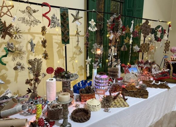 Los talleres municipales de Cestería y Corte y Confección cerraron el año con una muestra en la Casa Museo