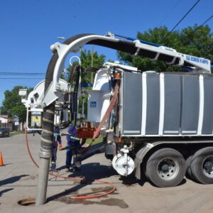 Iniciaron trabajos de desobstrucción de pluviales en distintas calles de la ciudad