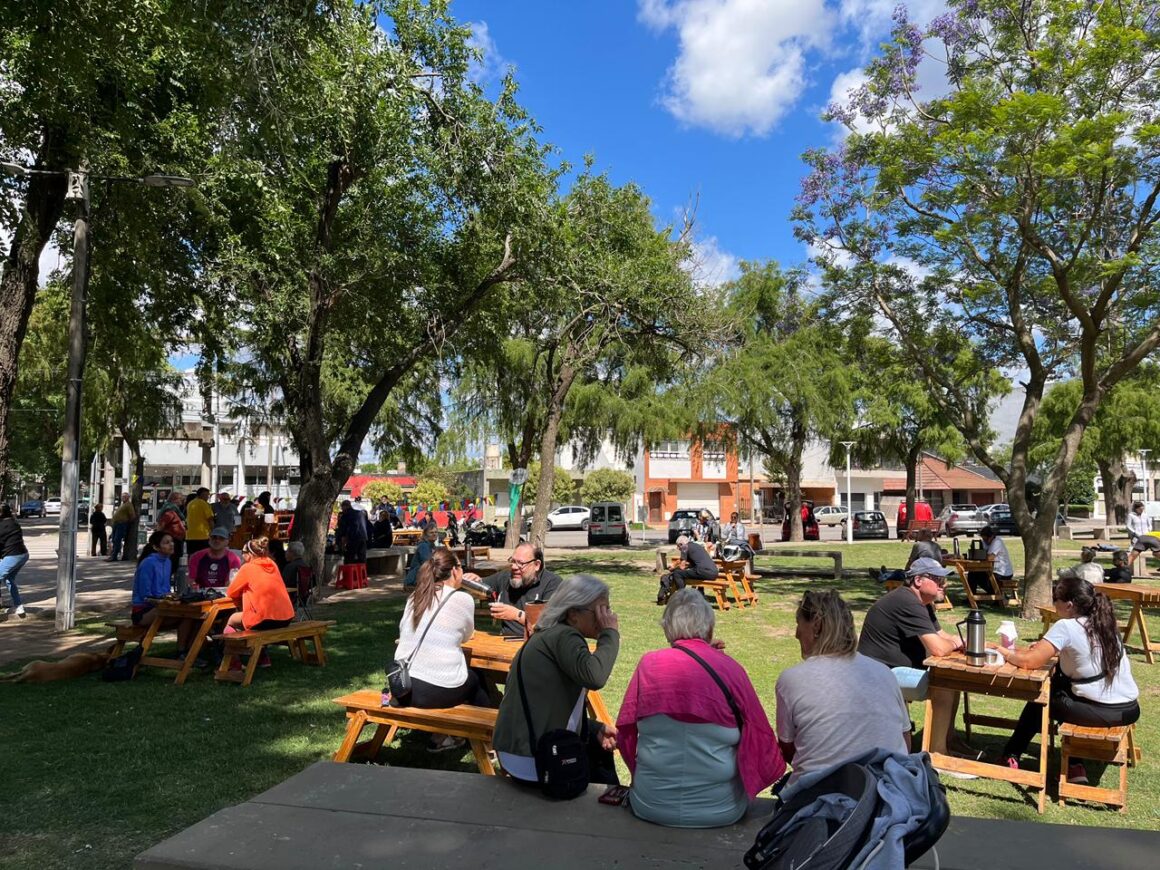 Un espacio que se consolida: nueva feria de huerteros y emprendedores en el Parque Municipal Un espacio que se consolida: nueva feria de huerteros y emprendedores en el Parque Municipal