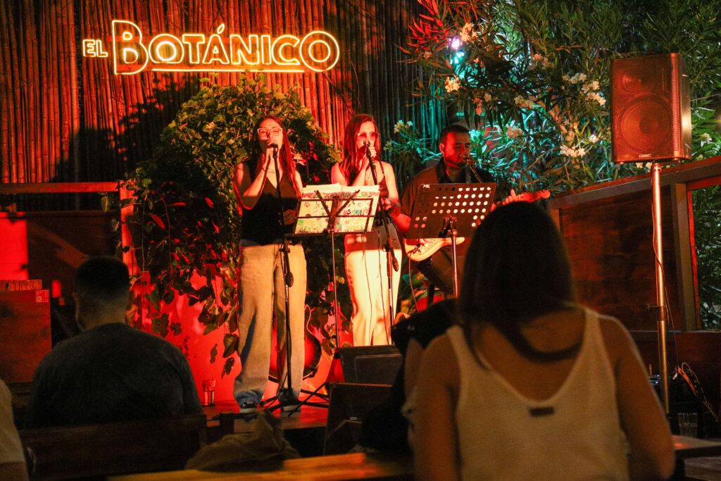 Otra exitosa “Noche de Bares” potenció el circuito gastronómico y artístico de la ciudad