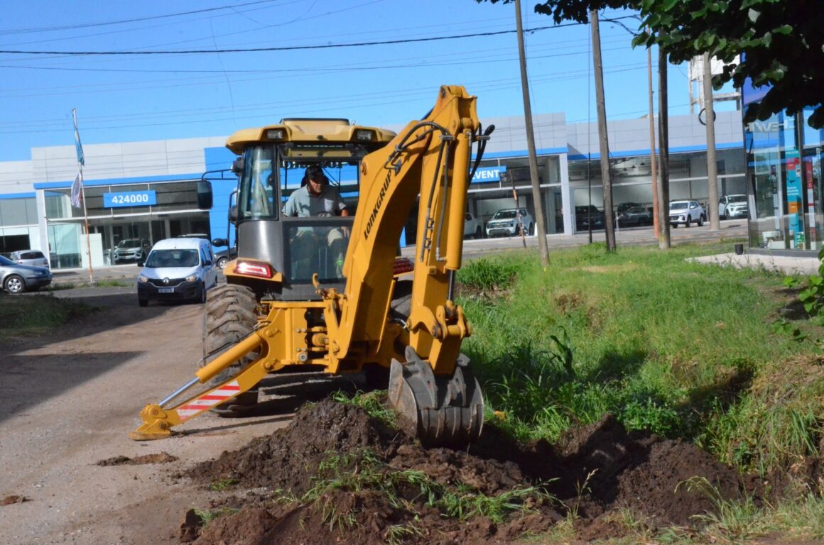 Preparan suelo para pavimento en Vélez Sarsfield entre Edison y Ruta 8 Preparan suelo para pavimento en Vélez Sarsfield entre Edison y Ruta 8