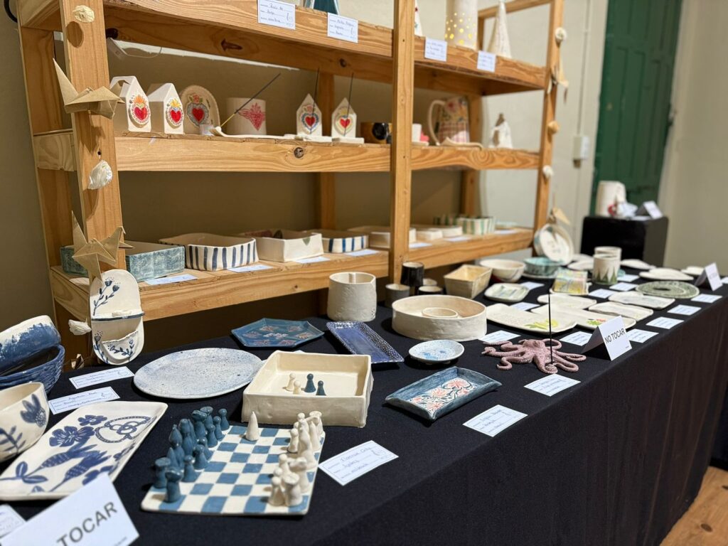 Creativa Muestra de Cerámica de Taller Walú en la Casa Museo