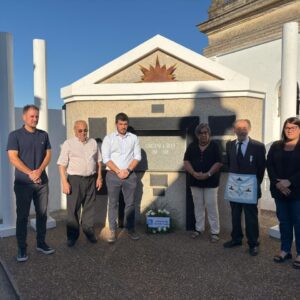 Emotivo homenaje al Maestro Cayetano Silva al cumplirse el 106º Aniversario de su Fallecimiento Emotivo homenaje al Maestro Cayetano Silva al cumplirse el 106º Aniversario de su Fallecimiento