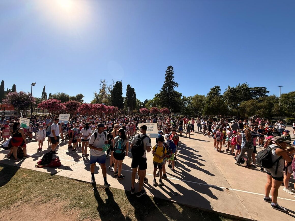 La integración como pilar: Encuentro en el Parque Municipal marcó la apertura de las Colonias 2026