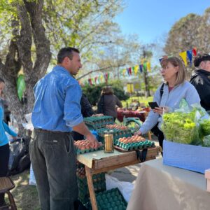 “Huerteros en tu Barrio” cierra enero en LA Plaza De la Democracia