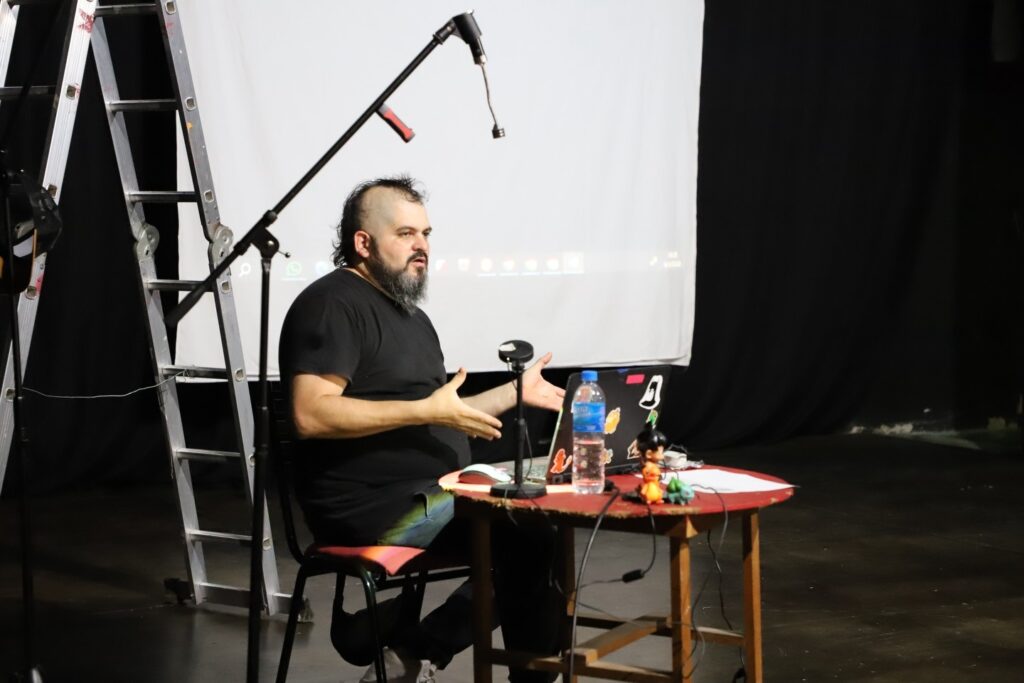 Espacios de formación teatral en el marco del ciclo “Teatro de una Noche de Venado”
