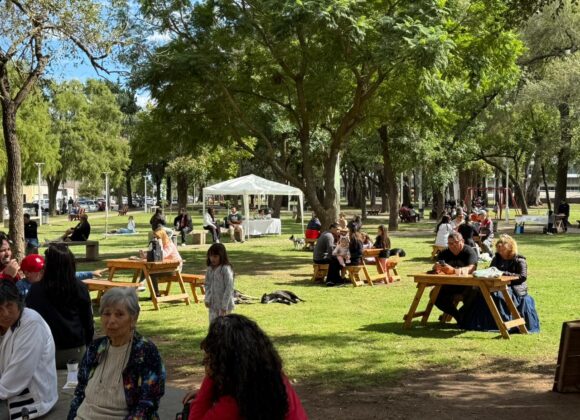 “Venite al Parque” con entrega de semillas y actividades de concientización en el mes de la Endometriosis