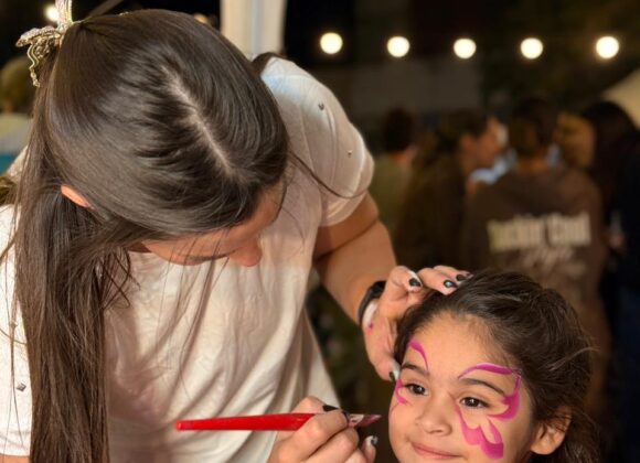 Domingo de feria: en su sexta edición el Paseo Calle Brown volvió a reunir a un gran número de vecinos