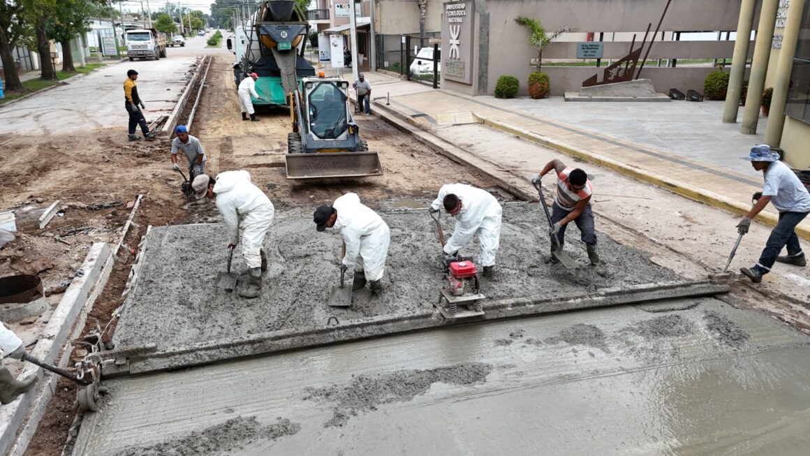 El Gobierno Municipal continúa con su Plan de Obra de Pavimento y mantenimiento de calles