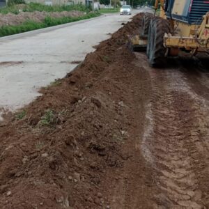 Movimiento de suelo para pavimento hormigón en tramo de calle Saavedra