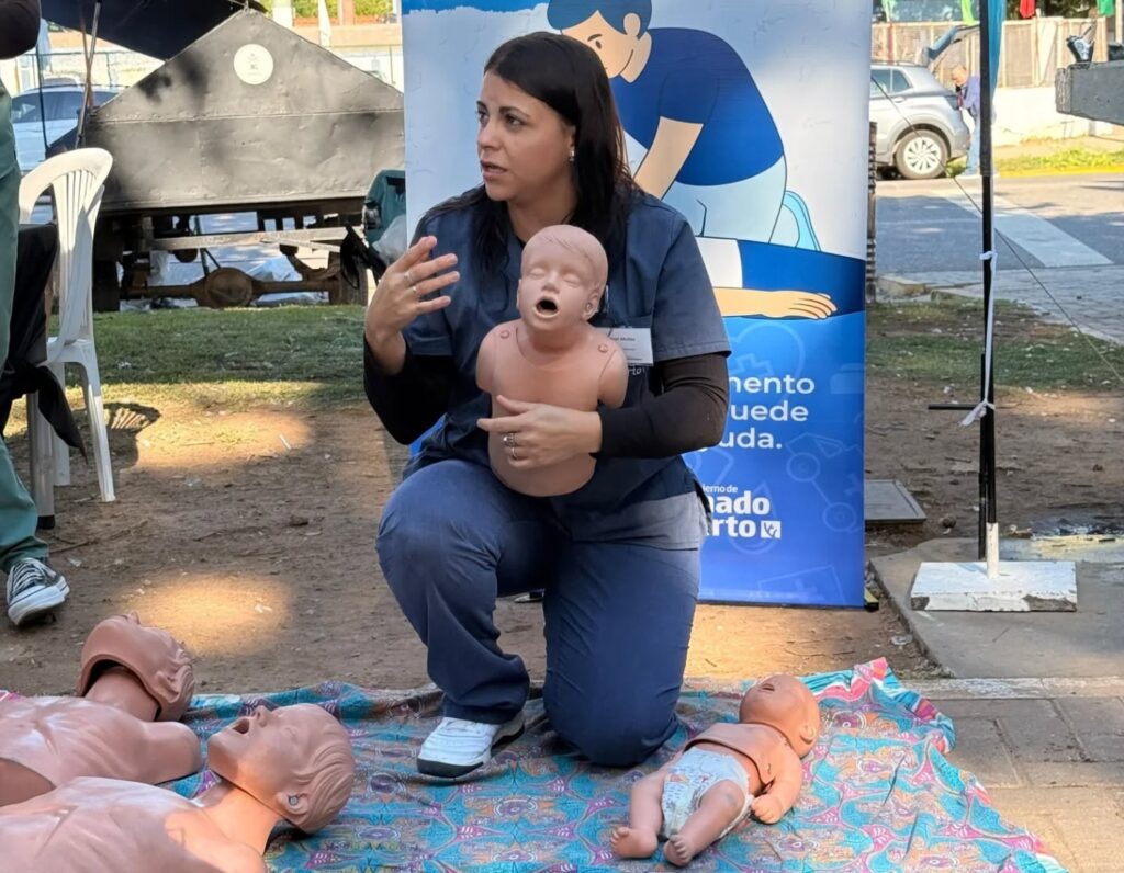 Un Paseo que se consolida: dispositivos de salud, actividad física, emprendedores y semillas en el “Venite al Parque”