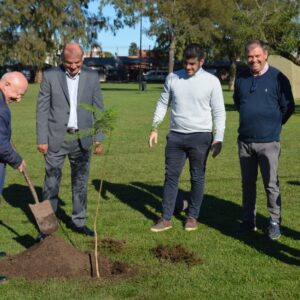 Venado Tuerto sumó 100 árboles en el Día Mundial de la Tierra
