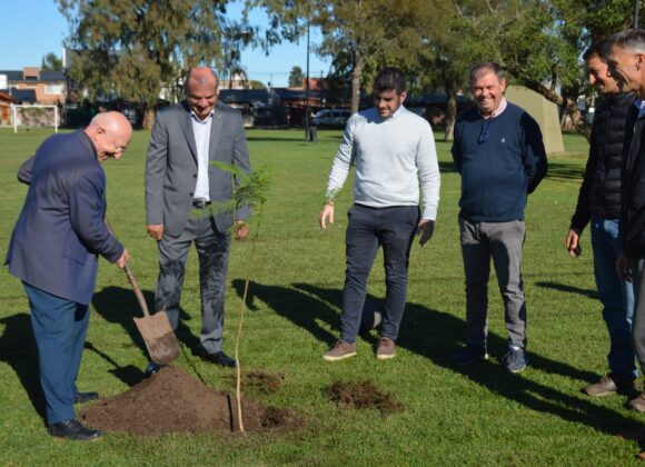 Venado Tuerto sumó 100 árboles en el Día Mundial de la Tierra