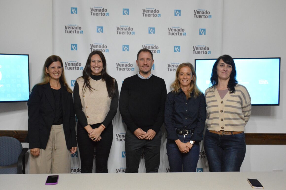 El Gobierno de Venado Tuerto presentó “FARO”, un programa de formación para primer empleo surgido de la Mesa de Capital Humano El Gobierno de Venado Tuerto presentó “FARO”, un programa de formación para primer empleo surgido de la Mesa de Capital Humano