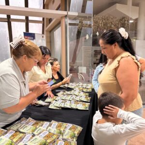 Gran convocatoria del Paseo del Chocolate en el Patio Casey Shopping Center