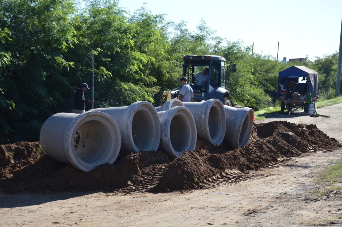 El Gobierno Municipal avanza con importantes obras de desagües en los barrios El Gobierno Municipal avanza con importantes obras de desagües en los barrios