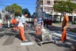 El Gobierno de Venado Tuerto refuerza la demarcación de sendas peatonales