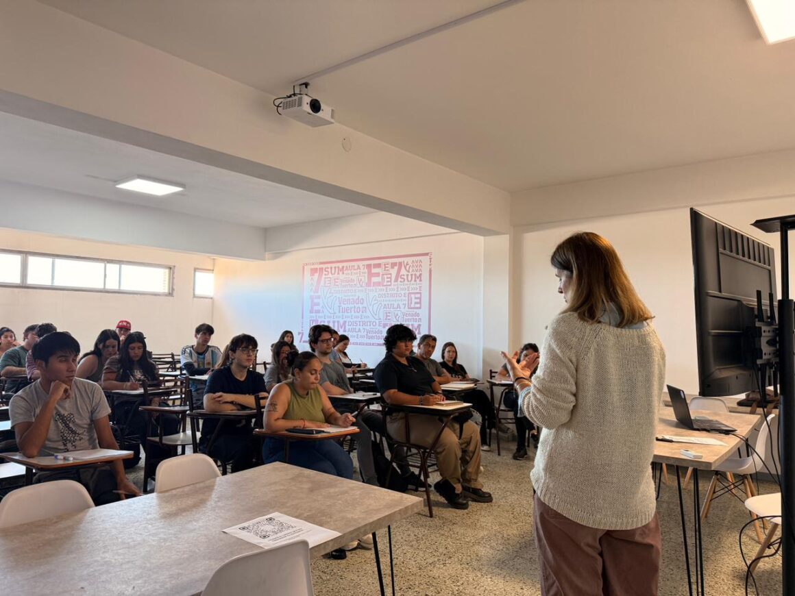 Herramientas de empleabilidad: se inició la primera capacitación del programa faro