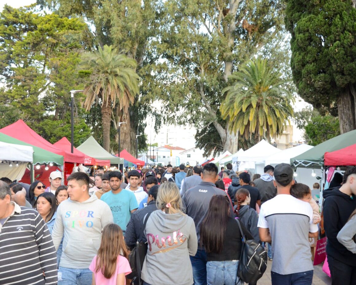 Paseo de la Ciudad suma a Huerteros en tu Barrio y dispositivos para vivir un domingo especial en plaza San Martín