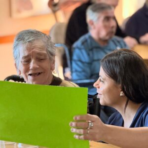 Emotiva jornada de interacción en el Hogar Santa Ángela para celebrar el Día de la Enfermería