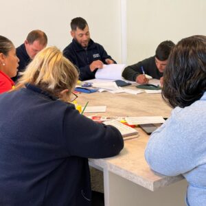 Catorce trabajadores municipales terminarán la escuela primaria a través del Plan FINEs Provincial