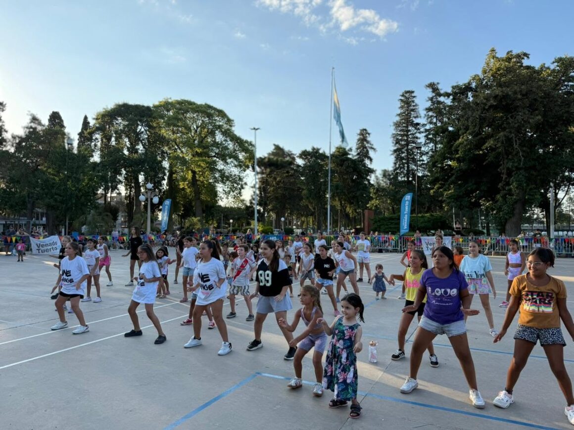 Escuelas Deportivas: continúan abiertas las inscripciones para las clases de Ritmos Infantiles Escuelas Deportivas: continúan abiertas las inscripciones para las clases de Ritmos Infantiles