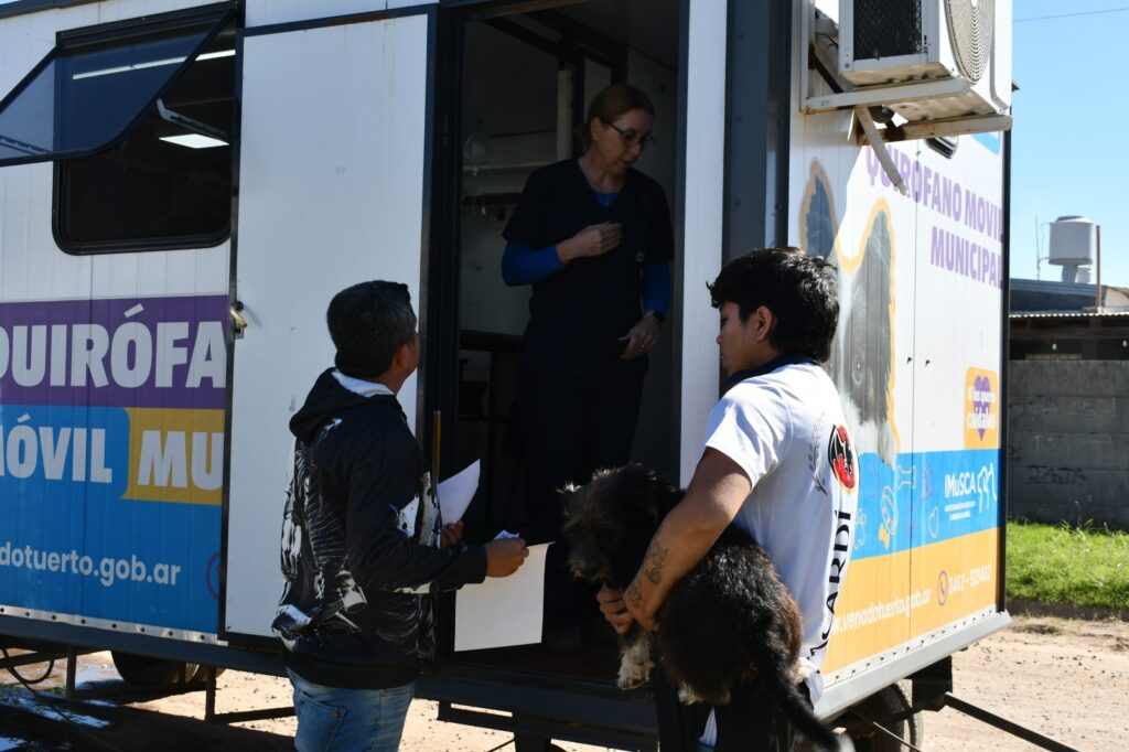 Balance del programa Orejas Verdes en barrio Juan XXIII, con 22 cirugías y 54 vacunaciones
