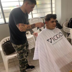 El programa “Tijeras Solidarias” inició junio con gran convocatoria en la vecinal Rivadavia