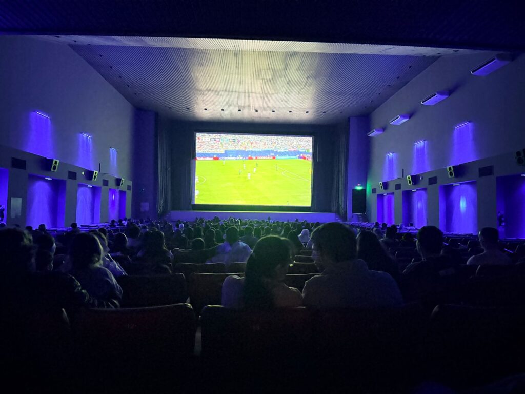 El Mundial se Vive en Pantalla Gigante: Alenta a la Selección frente a Austria