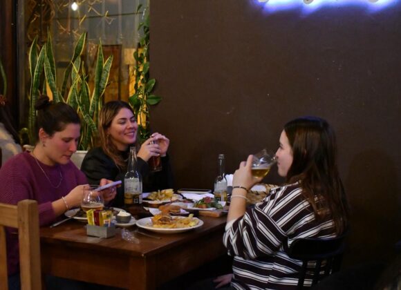 La última “Noche de Bares” de otoño presentó una oferta de 14 locales gastronómicos