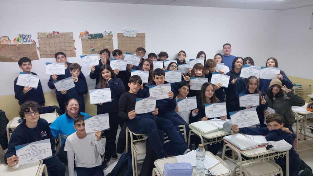 Capacitaron en Manipulación segura de alimentos a estudiantes de la Cultura Inglesa