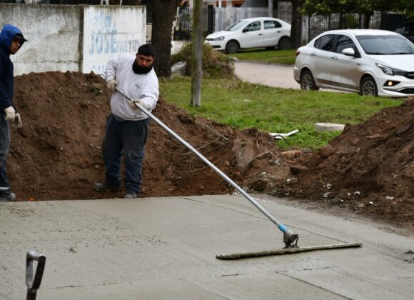 El Municipio realiza una importante obra de hormigonado en el Barrio Rivadavia