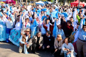 Una multitud acompañó las celebraciones por el 9 de Julio en Venado Tuerto