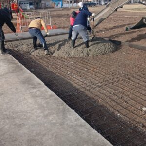 “Quiero a mi Plaza”: Cuadrilla de Obras Públicas hormigona playón deportivo de la plaza “ARA San Juan” “Quiero a mi Plaza”: Cuadrilla de Obras Públicas hormigona playón deportivo de la plaza “ARA San Juan”